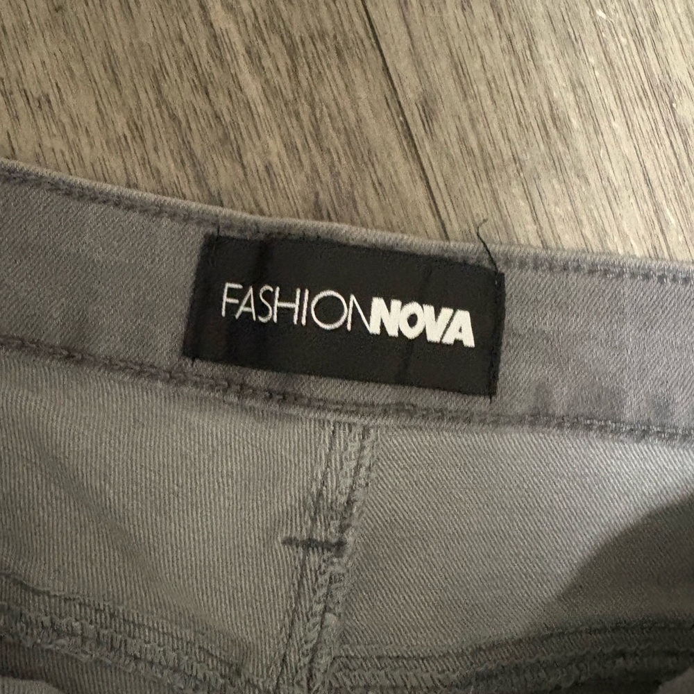 Fashion Nova Women's Skinny Jeans - Gray - Picture 3 of 4